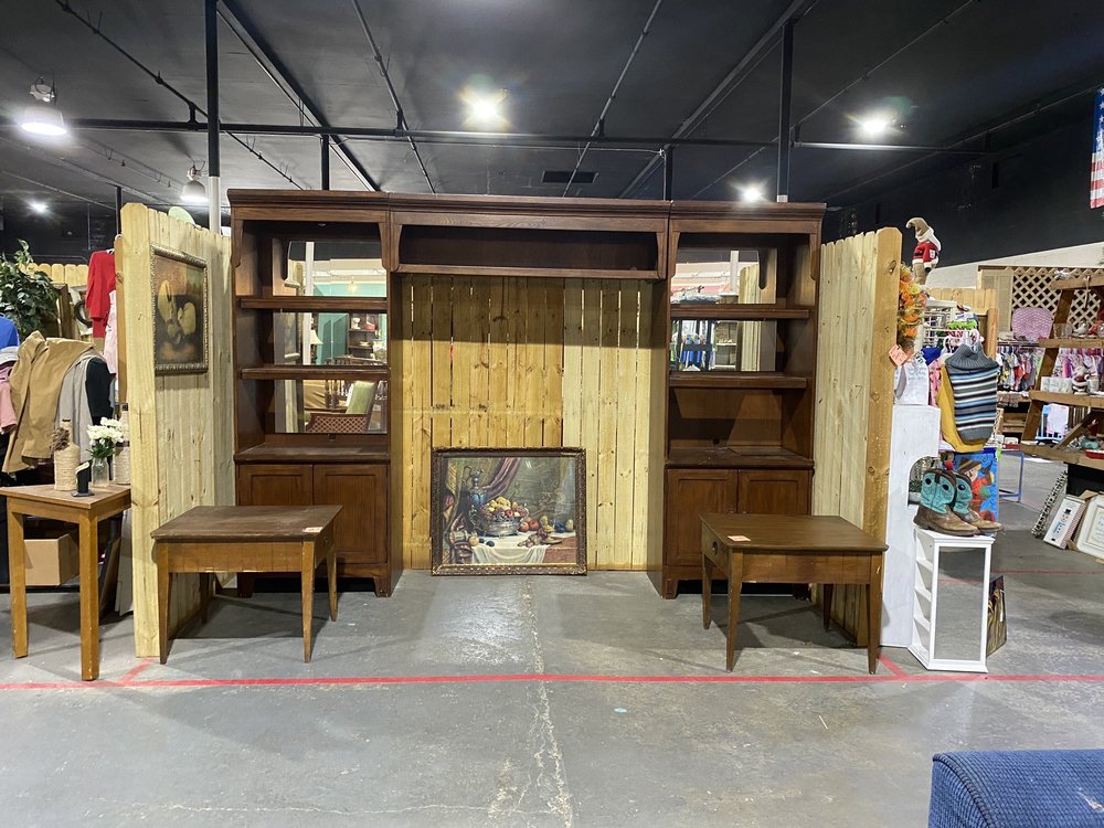 image of business Family Flea Market & Flooring