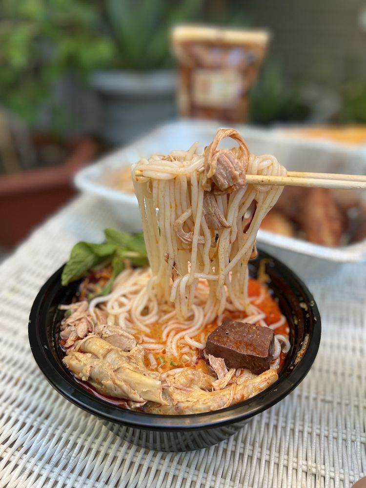Famous Lao Papaya Restaurant