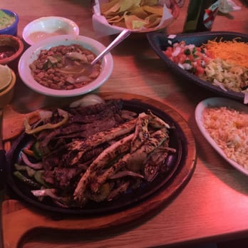 Los Jalisciences Mexican Restaurant 30 Photos 25 Reviews Photo Of Los Jalisciences Mexican Restaurant Arlington Tx United States Fajitas Mixtas