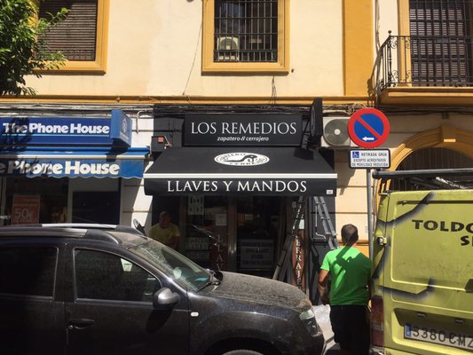 Cerrajero sevilla los remedios