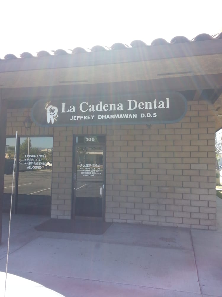 image of business La Cadena Dental Office