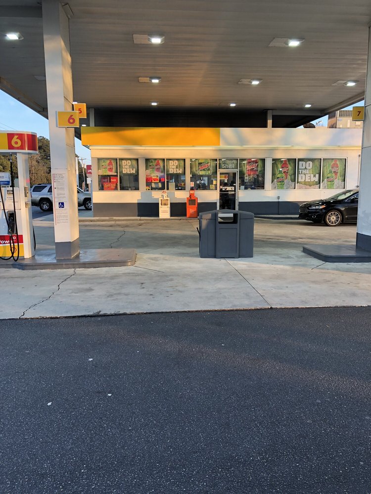 Shell Convenience Store and Gas Station