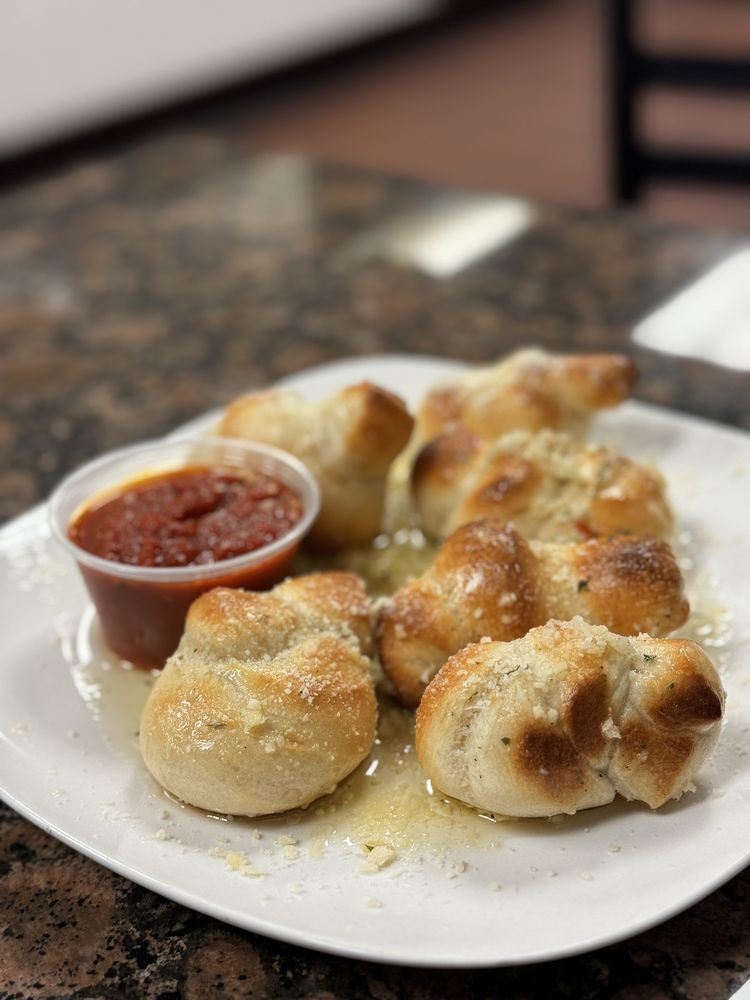 Junior's Pizza & More