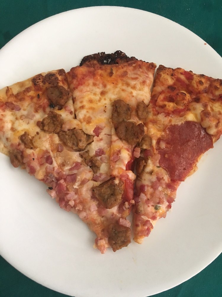 This Is Three Slices Of The Ulti Meat Magnifico Laughable Photo Of Round Table San Pablo Ca United States This Is