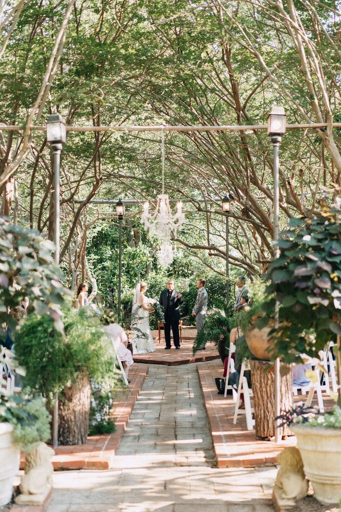 Clevedale Historic Inn and Gardens