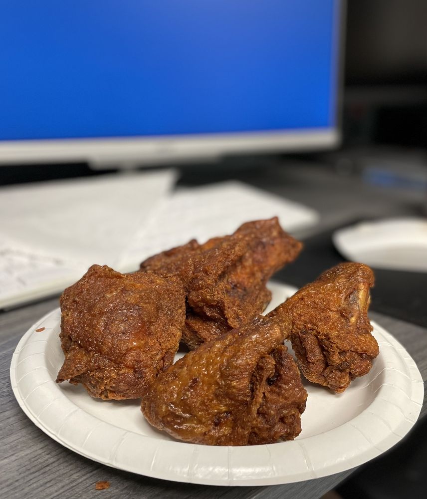 Gus's World Famous Fried Chicken Gus's World Famous Fried Chicken