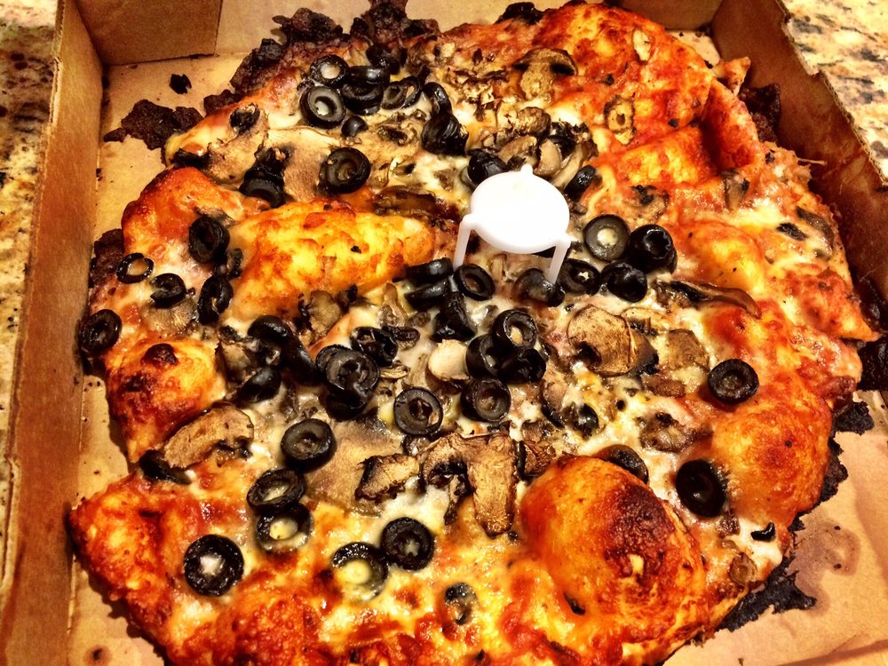My Misshapen Burnt Missing Toppings Cheese Small Original Crust Photo Of Round Table Roseville Ca United States My Misshapen