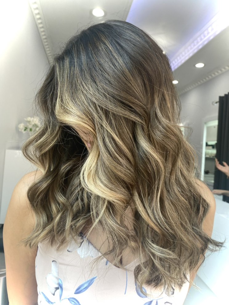 Davida Salon