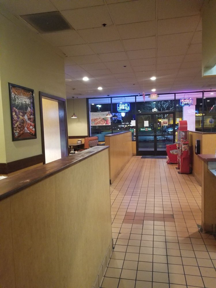 Round Table On Laa Franklin Yelp Photo Of Round Table Pizza Elk Grove Ca United States