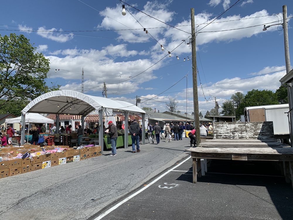 Root's Country Market & Auction