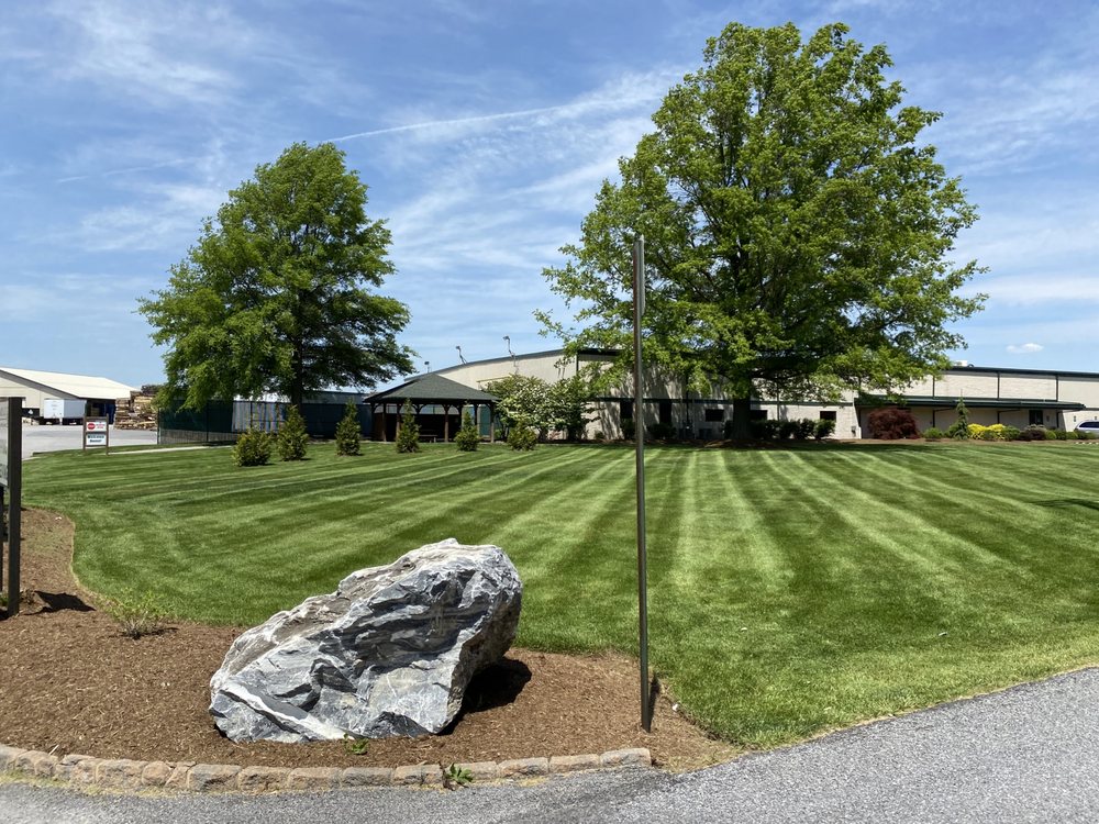 Stars & Stripes Lawn Care