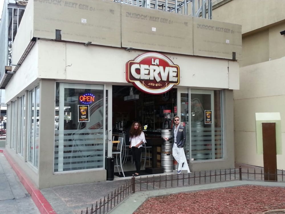La Cerve Sports Bars Av. Paseo de los Héroes S/N, Zona Río, Tijuana, Baja California, Mexico