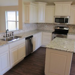Conaway Homes Longview 21 Photos Contractors 530 E Loop 281 Photo Of Conaway Homes Longview Tx United States Kitchen Easton