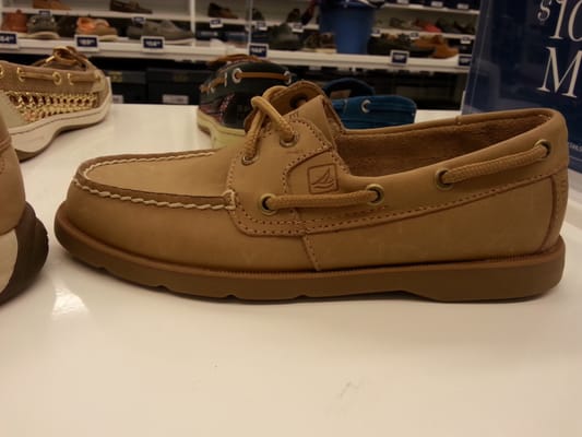 sperry outlet locations