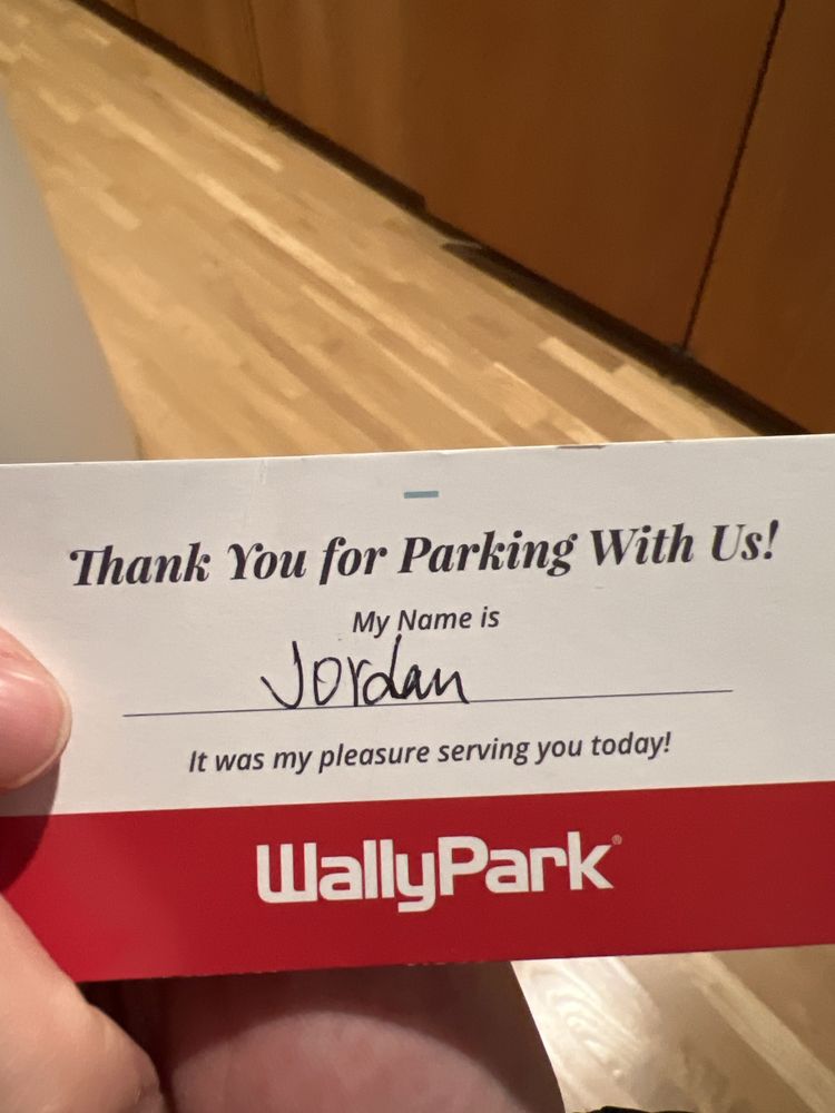 WallyPark Airport Parking - Premier Garage