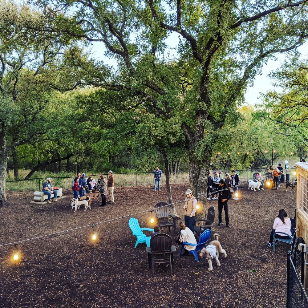 GRRROWLER'S Tap Room & Beer Garden