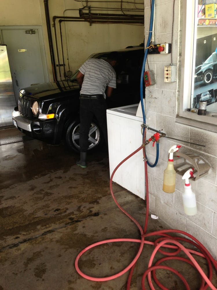 Islington & Hwy 7 Car Wash