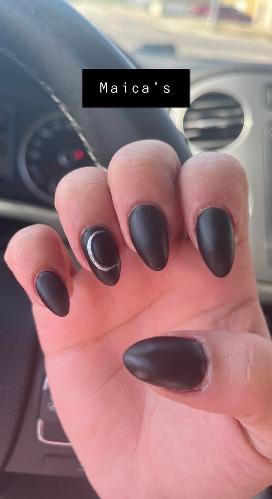 Maica’s Nails & Spa by Kelly & Brian