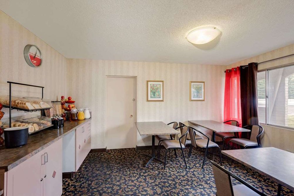 Ramada Limited Calgary Northwest