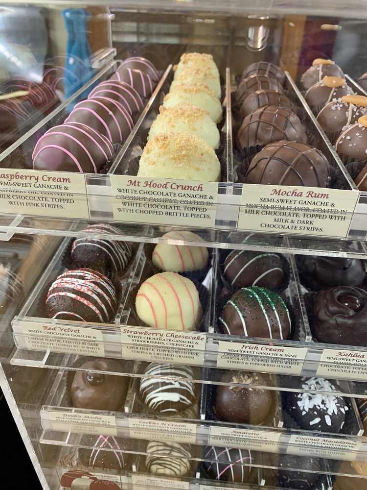 Lindy's Treats and Treasures