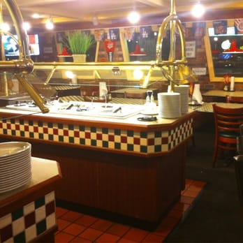 Pizza Hut Closed 35 Photos 26 Reviews 15495 E Valley Photo Of Pizza Hut City Industry Ca United States Salad Bar