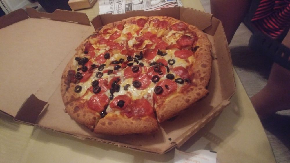 Round Table Pizza 4949c Marconi Ave Carmichael Ca Round Table Pizza 4949c Marconi Ave Carmichael Ca Restaurant Reviews Phone Number Yelp