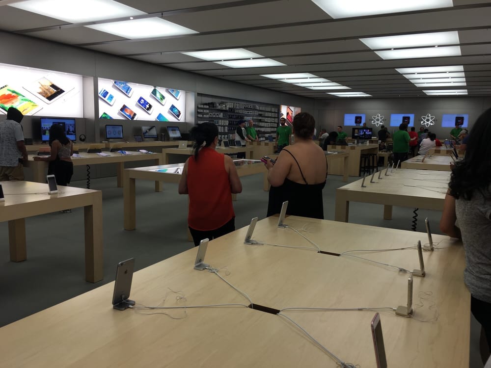 Photos for Apple Store Yelp