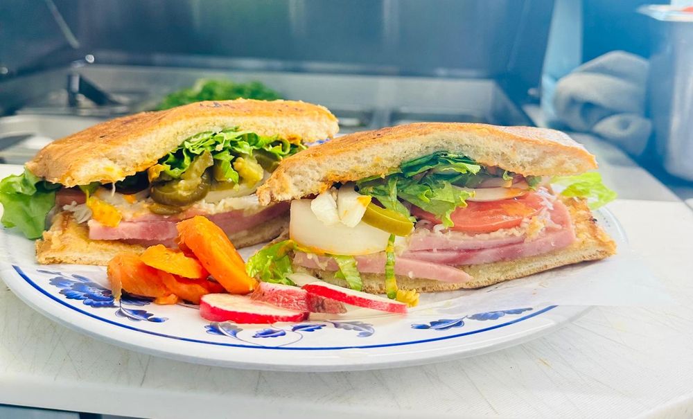 Kelly’s Deli