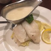 Photo of Clarion Hotel Sligo - Sligo, Republic of Ireland. Gebackenes weißes Fischfilet mit Zitrussauce (ohne Kräuterkruste - glutenfrei)