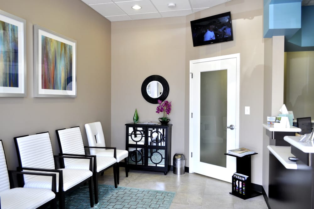 image of business Leslie Farias, DDS