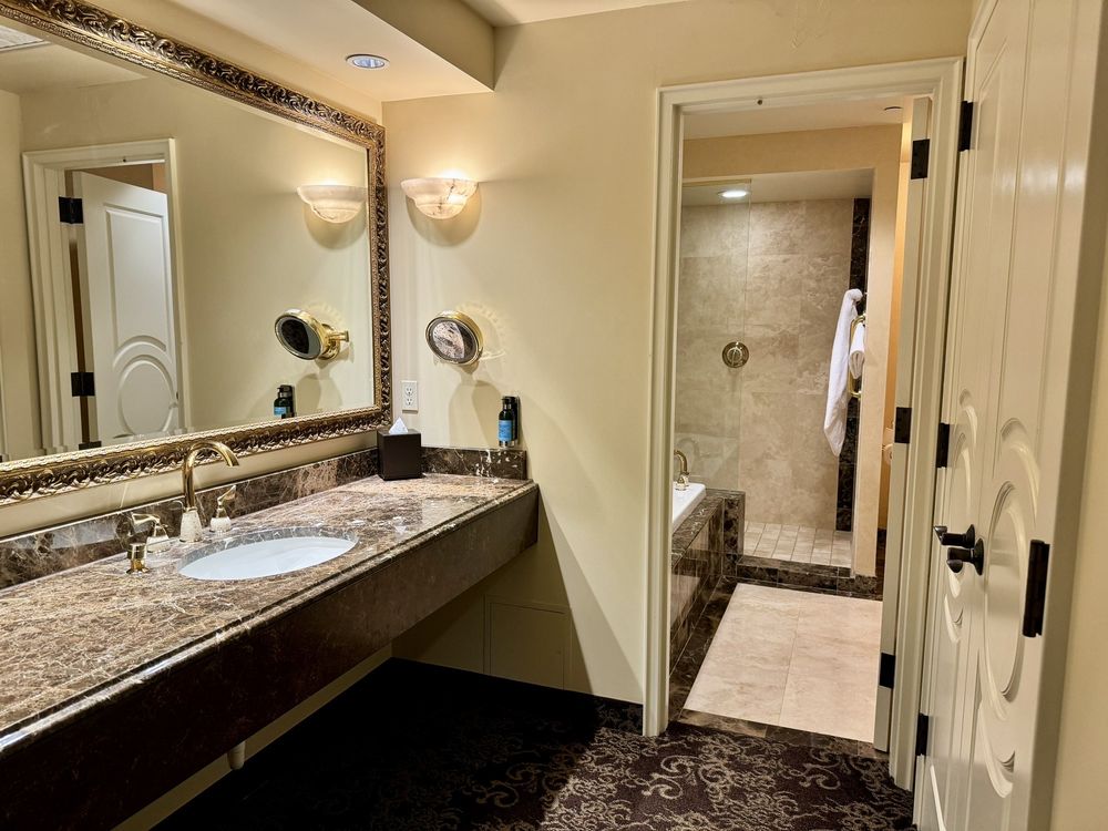 The Historic Davenport, Autograph Collection