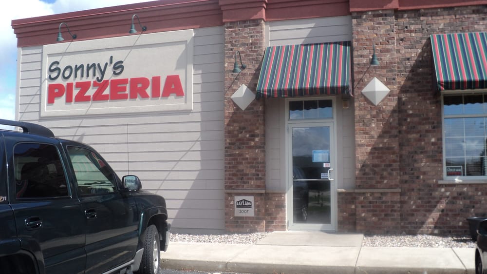 Sonny’s Pizzaeria Pizza 312 Center Dr, Luxemburg, WI Restaurant