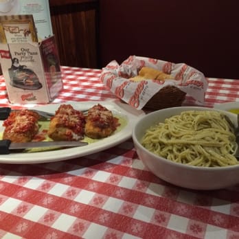 Buca Di Beppo Italian Restaurant Closed 81 Photos 44 Reviews Photo Of Buca Di Beppo Italian Restaurant Boynton Beach Fl United States