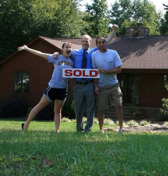 Jay Brown Real Estate - Weichert Realtors Team Metro