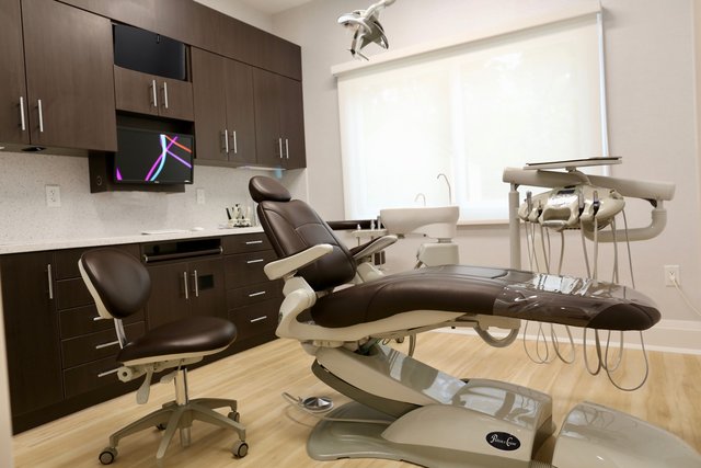 image of business FaktorDMD Cosmetic Dentistry & Implants - NYC