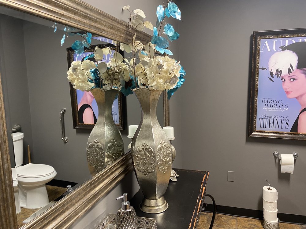 Twisted Sisters Salon