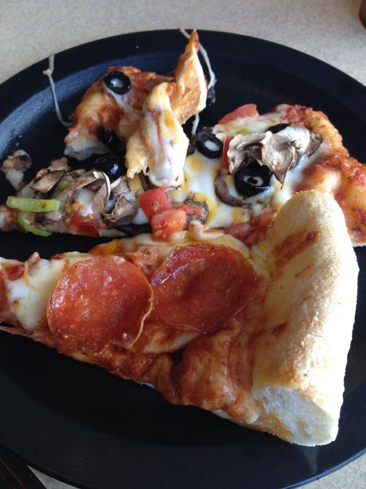 Lunch Buffet They Have Deep Dish Nice Yelp Photo Of Round Table Davis Ca United States Lunch Buffet