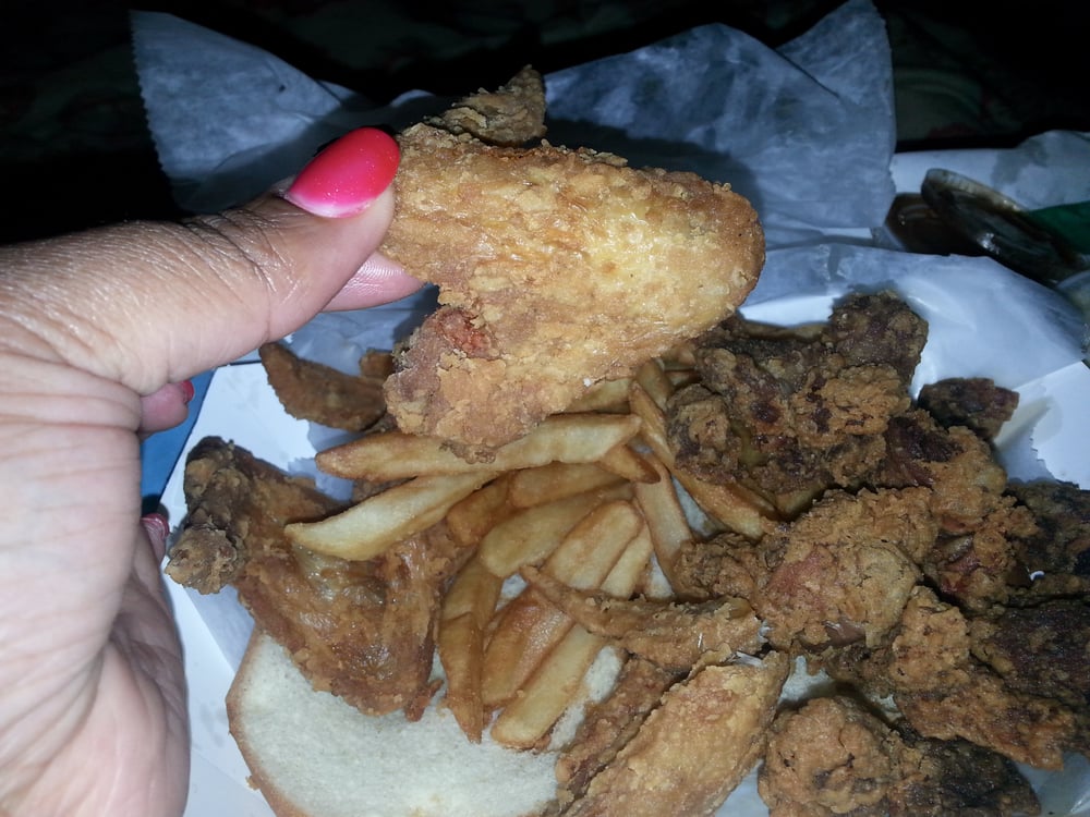 Harold’s Chicken Shack American (New) 3418 W 183rd St, Hazel Crest