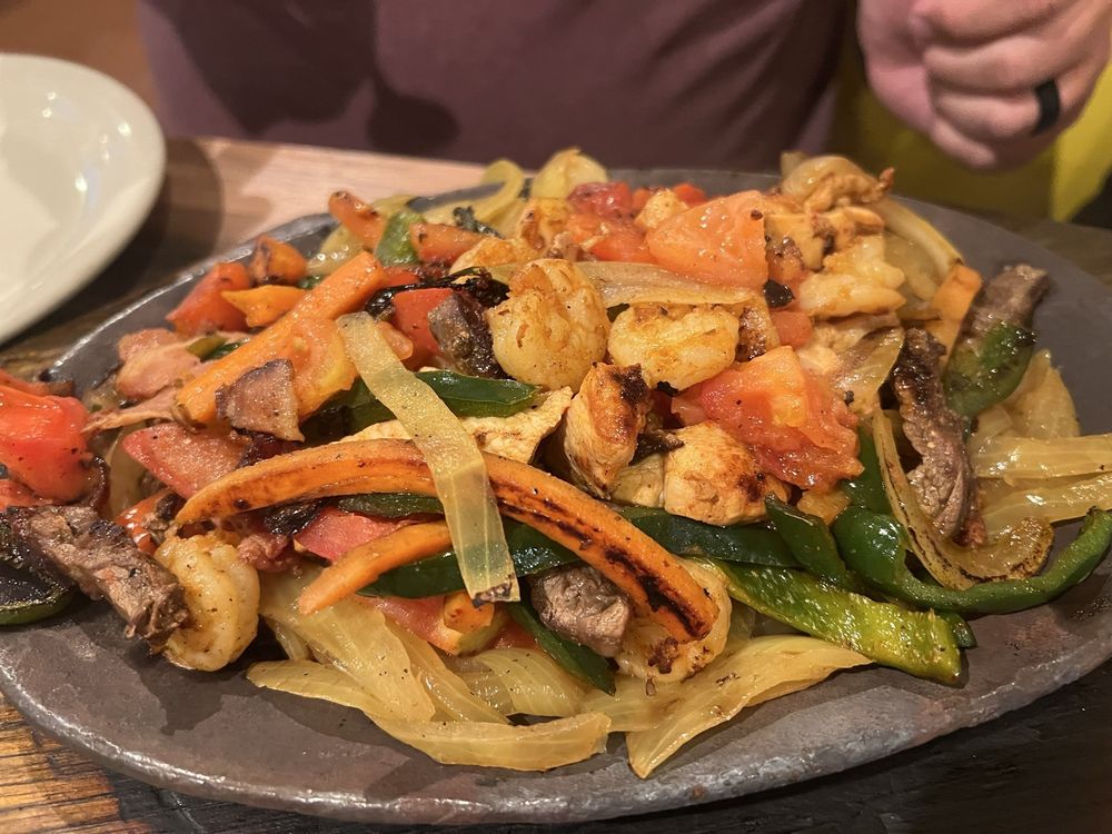 La Casona Grill & Cafe