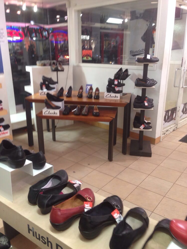 SoftMoc Shoe Stores 2299 Yonge Street, Yonge and Eglinton, Toronto