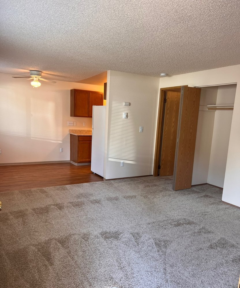 Evergreen Crest Apartments