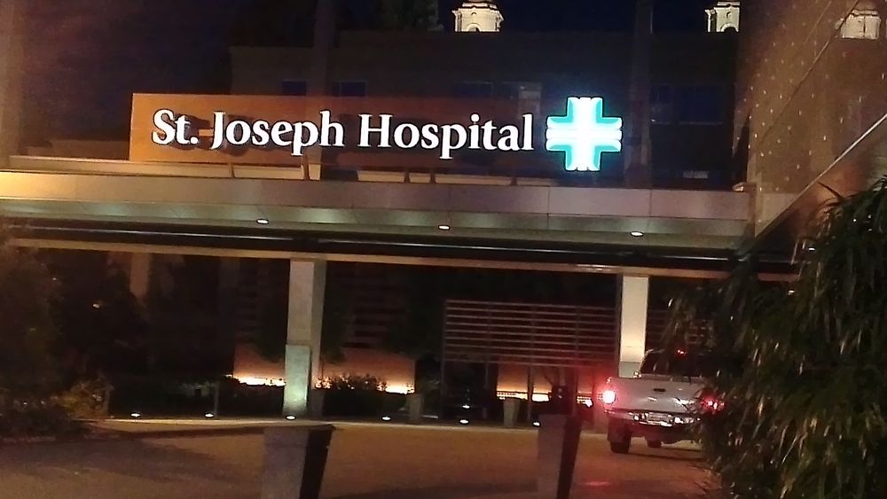 Saint Joseph Hospital 10 Reviews Hospitals 1100 W Stewart Dr