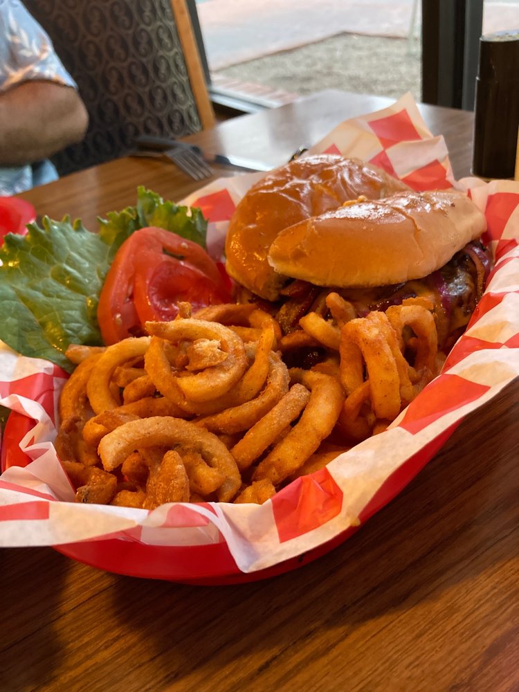 Woody's Brick Oven Pizza & Grill