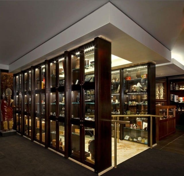 W Curtis Draper Tobacconist