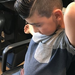Tom S Barber Stylist 28 Photos 20 Reviews Barbers 93