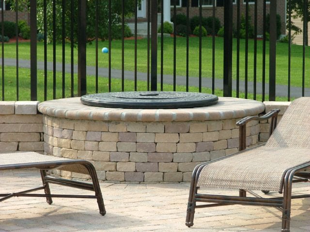 J & R Landscaping and Construction