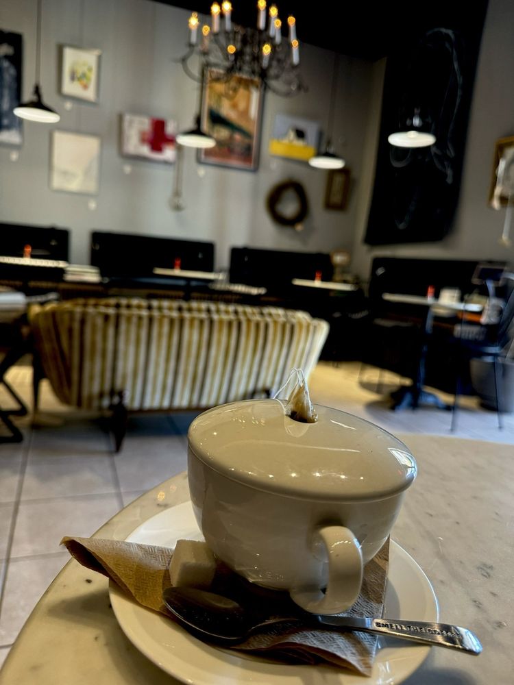 AM Market & Coffee