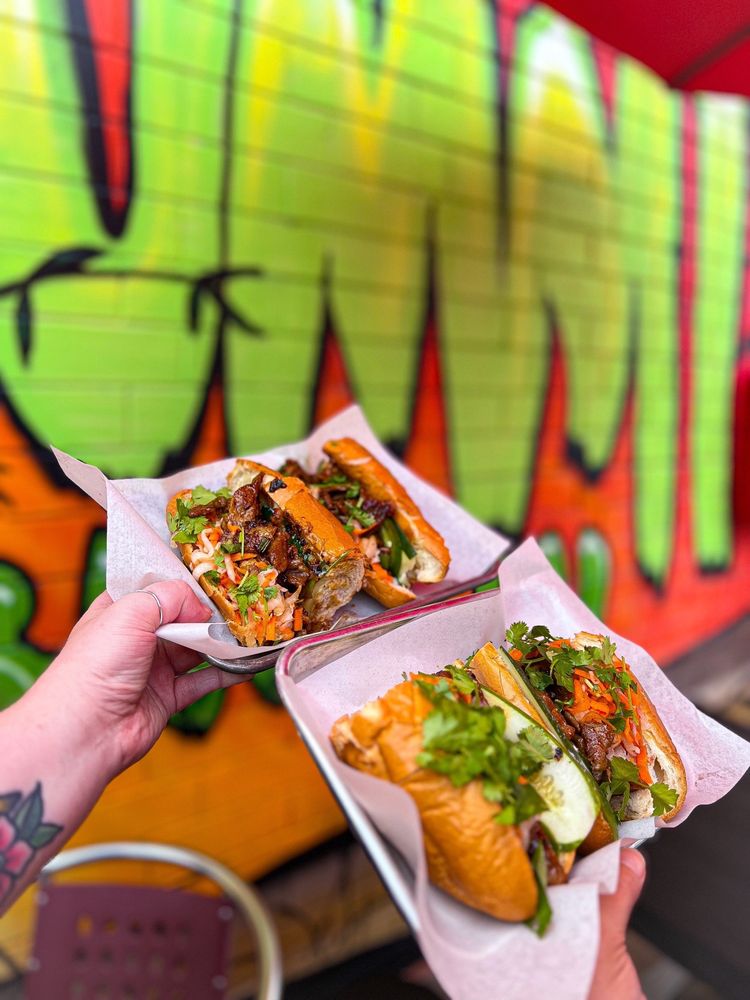 Yummi Banh Mi Streetside Cafe