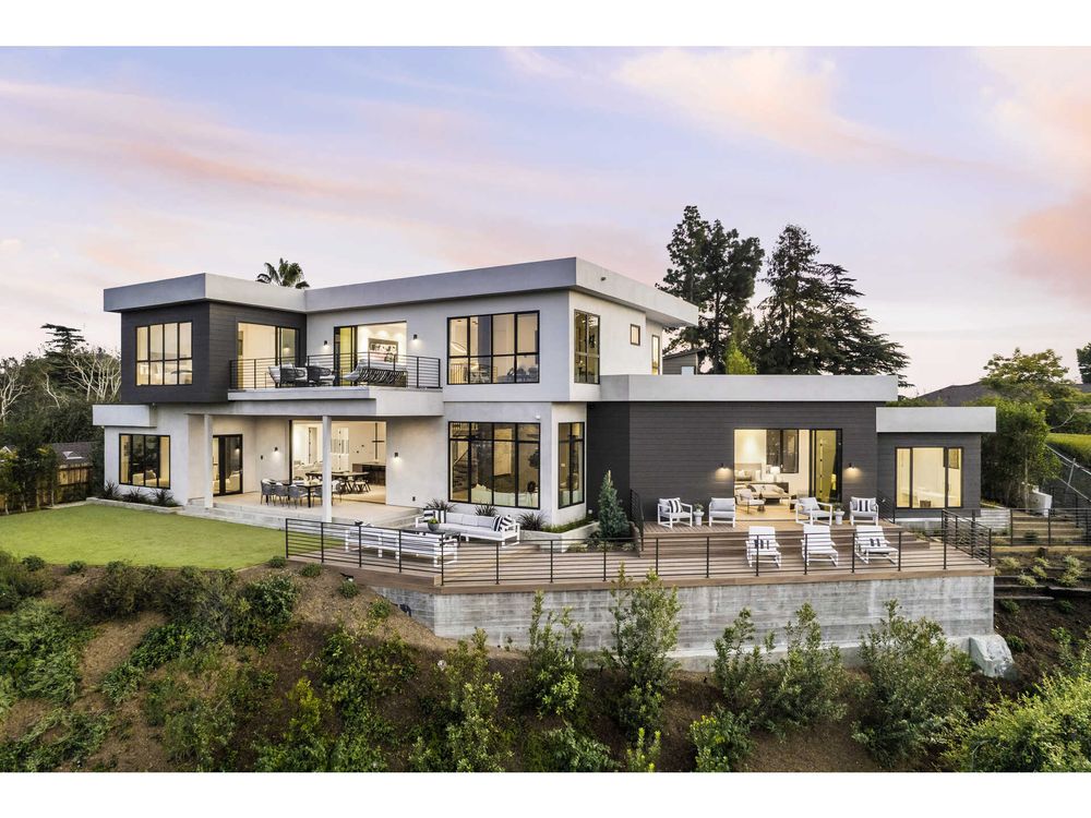 image of business Aurora Finance, Logistics & Construction