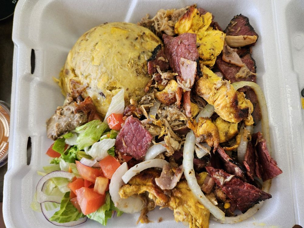 Tainos Bakery And Deli